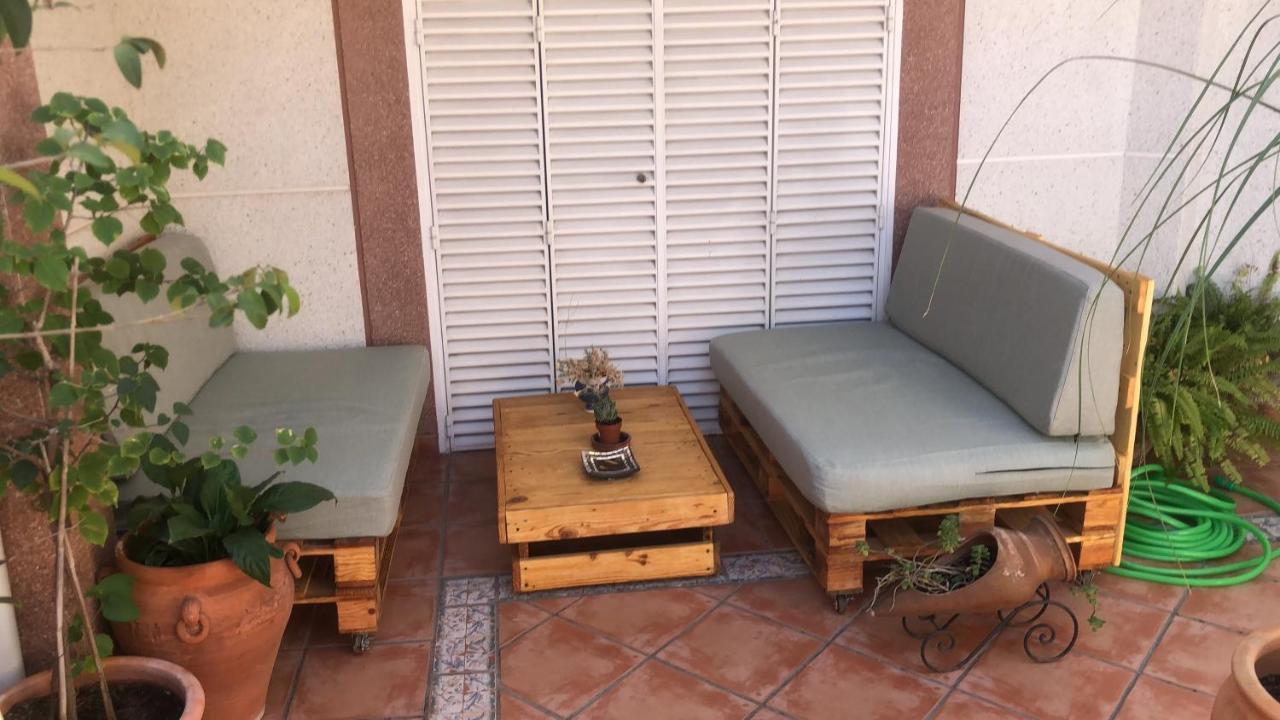 Familia Anfitriona Acoge Terraza Apartment Seville Exterior photo